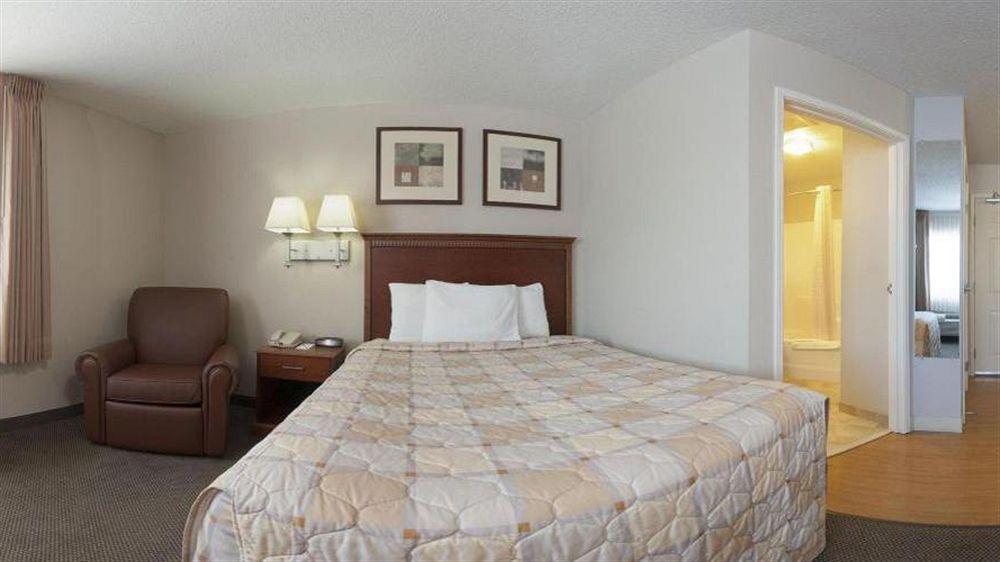 Candlewood Suites Fort Wayne - Nw By Ihg Ngoại thất bức ảnh