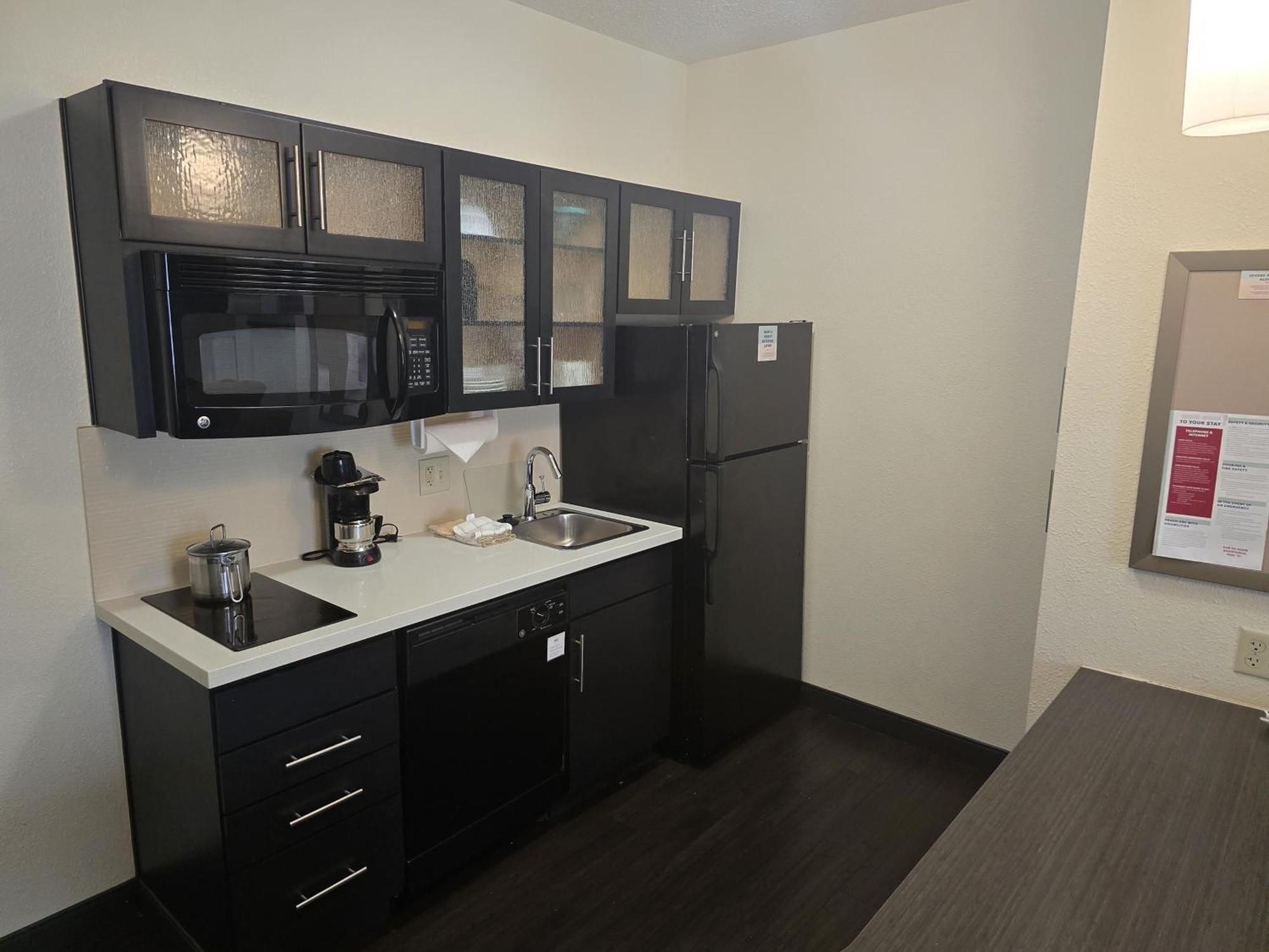 Candlewood Suites Fort Wayne - Nw By Ihg Ngoại thất bức ảnh